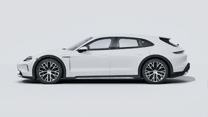 Exterior view of Taycan 4 Cross Turismo showing the left side of the car