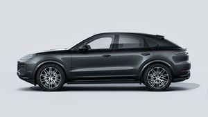 Exterior view of Cayenne Coupé Black Edition showing the left side of the car
