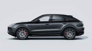 Exterior view of Cayenne S E-Hybrid Coupé Black Edition showing the left side of the car