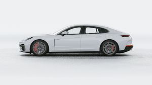 Exterior view of Panamera Turbo E-Hybrid showing the left side of the car