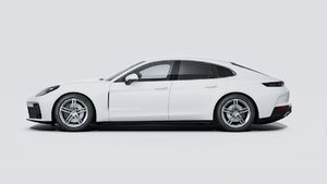Exterior view of Panamera 4 showing the left side of the car