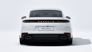 Exterior view of Panamera 4 showing the rear of the car