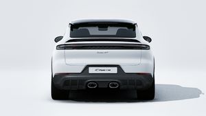 Exterior view of Cayenne Turbo GT showing the rear of the car