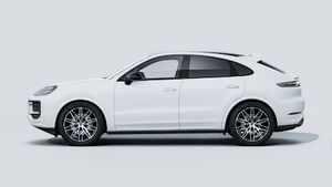 Exterior view of Cayenne Coupé Black Edition showing the left side of the car