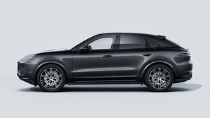 Exterior view of Cayenne E-Hybrid Coupé Black Edition showing the left side of the car