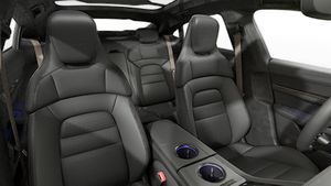 Interior view showing the front seats of Taycan Turbo