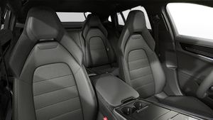 Interior view showing the front seats of Panamera 4
