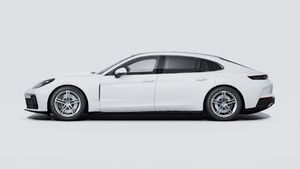 Exterior view of Panamera 4 E-Hybrid Executive showing the left side of the car