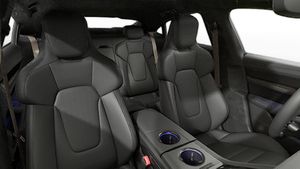 Interior view showing the front seats of Taycan Turbo S